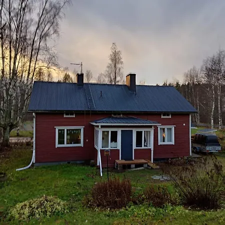 Tunnelmallinen Kaksio Jaerven Laehellae, Vuokraajalle Kaeytoessae Myoes Kajakkikaksikko هينولا