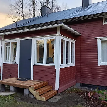 Tunnelmallinen Kaksio Jaerven Laehellae, Vuokraajalle Kaeytoessae Myoes Kajakkikaksikko هينولا