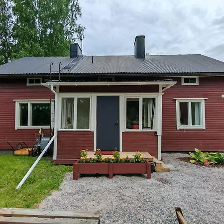 بيت للعطل Tunnelmallinen Kaksio Jaerven Laehellae, Vuokraajalle Kaeytoessae Myoes Kajakkikaksikko *