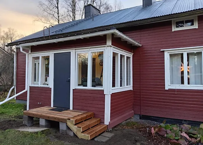 Kesaeasunto, Vuokraajalle Kaeytoessae Myoes Kajakkikaksikko 黑诺拉